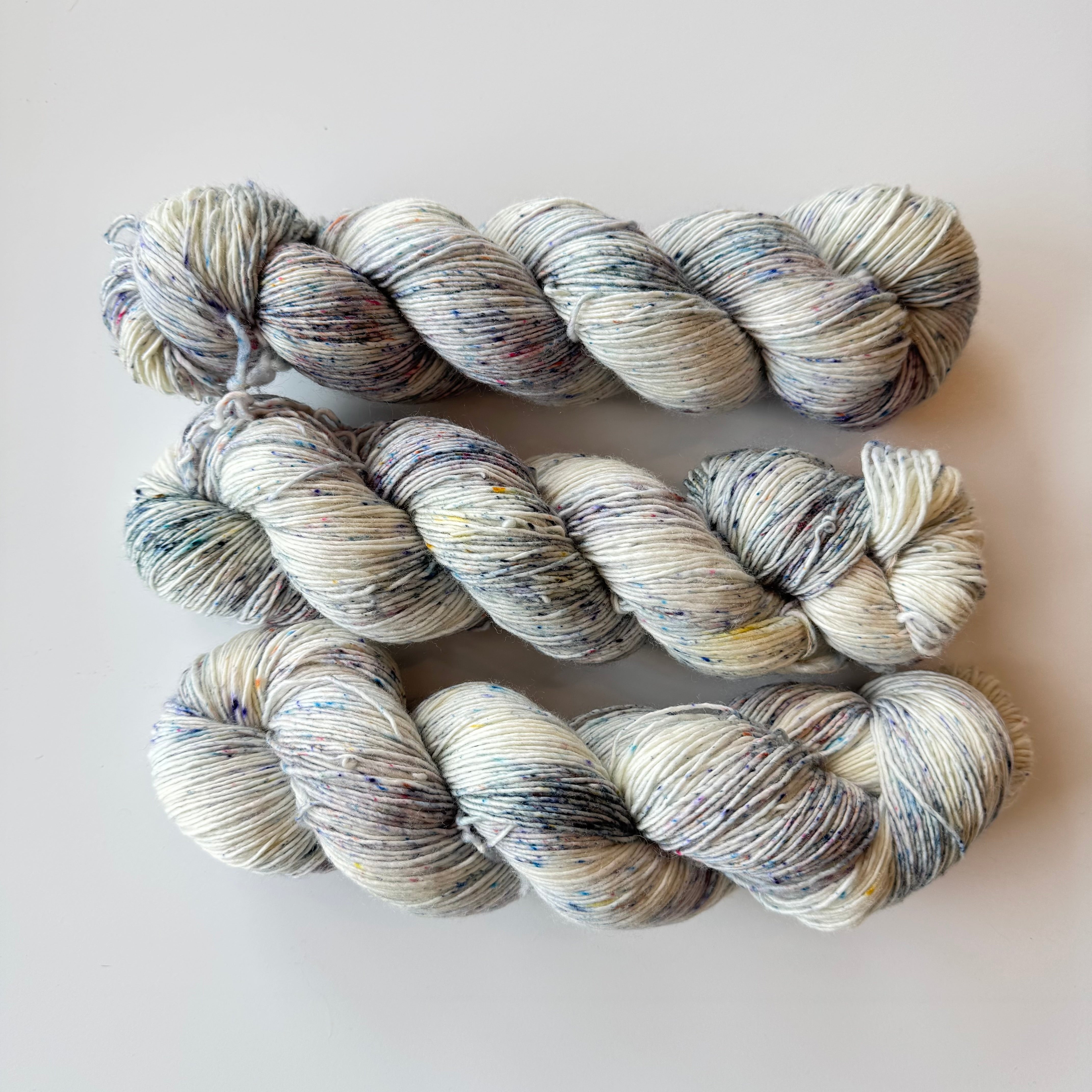 Dove fingering - Single Ply Merino wool