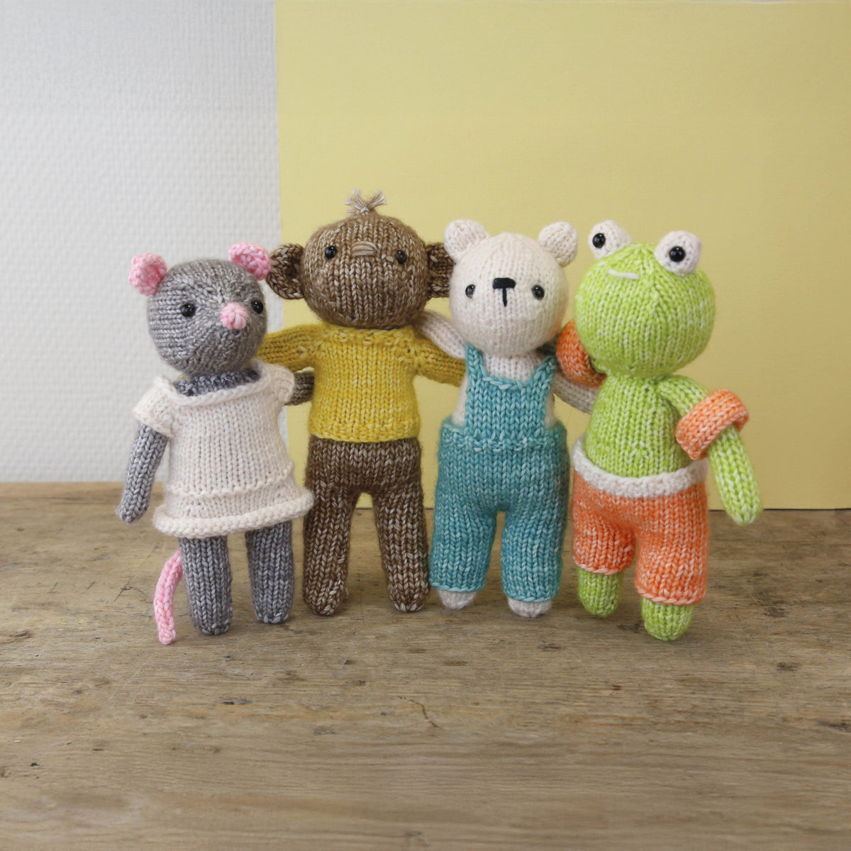 DIY Knitting Kit - Puck Mouse