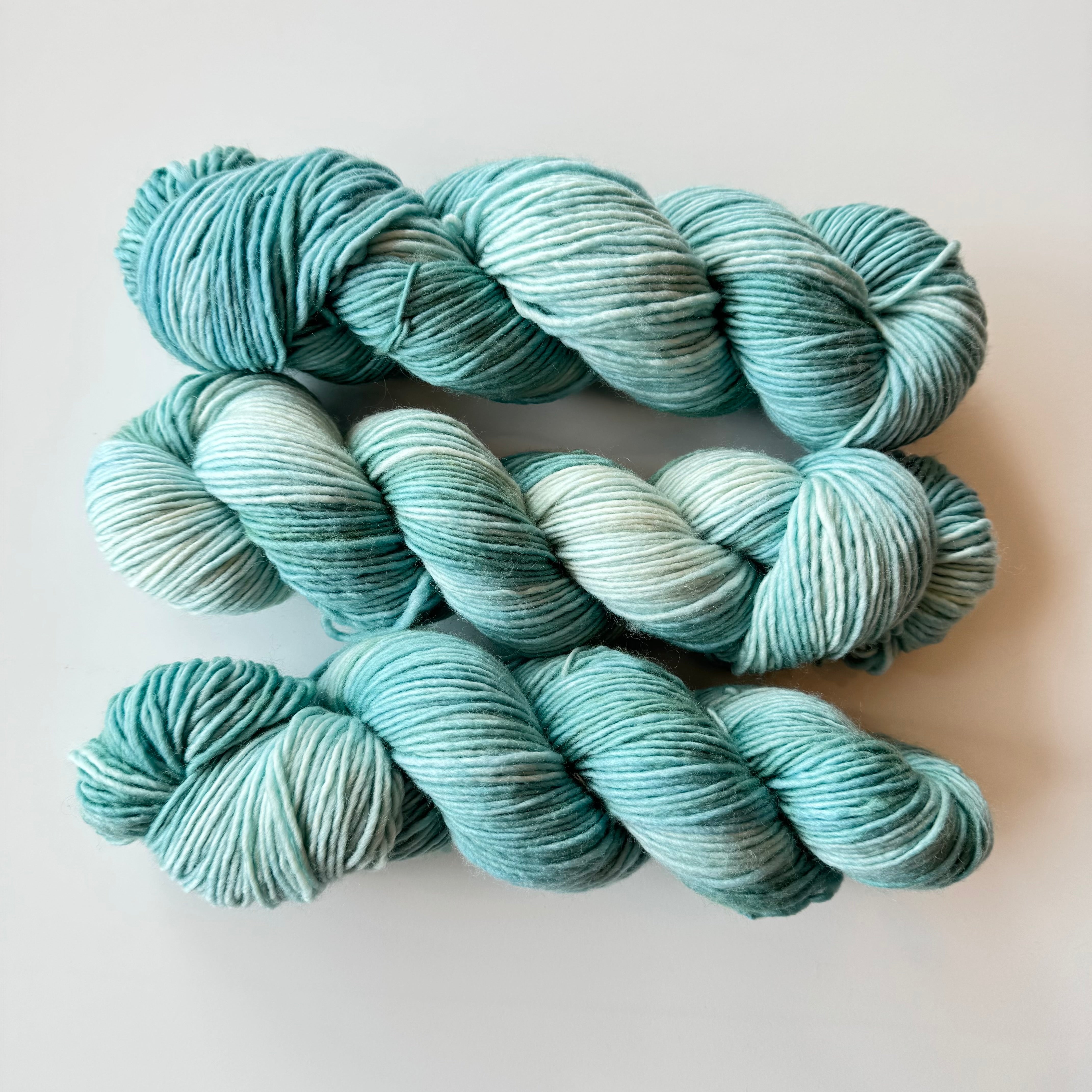 DOVE Worsted - Single Ply Merino wool
