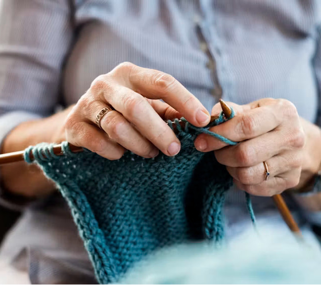 KNIT CLINIC - Nov 2nd 11am-1pm